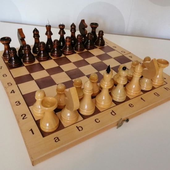 Изображение Шахматы большие деревянные лакированные